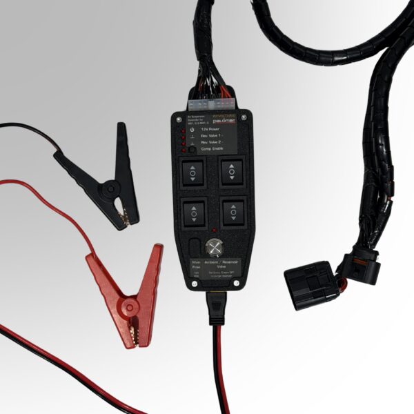 Lieferumfang des Air-Suspension Controllers mit Kabelbaum und Klemmen für die Stromversorgung